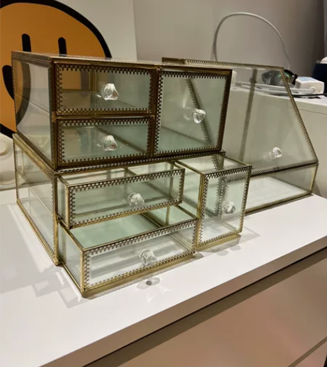 【处理仅限自提】铜边化妆品收纳盒 边上有一...