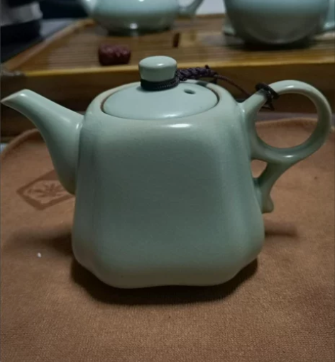 【茶馆转让】几十个汝窑茶具品质很好,低价出...