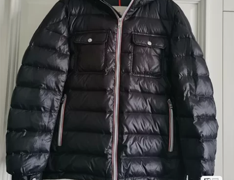 男秋冬羽绒服穿在身上很轻便保暖性强没上身几...