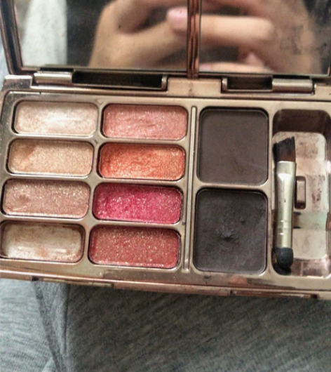 眉粉+眼影便宜出 感兴趣的话点“我想要”和...