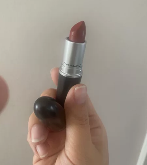 MAC646口红，全新未使用。生产日期和到...