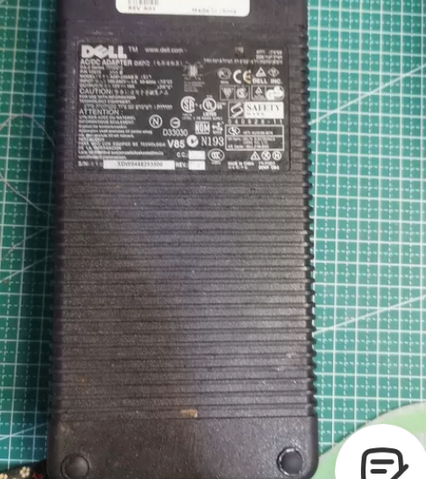 戴尔变压器12v18A，挺重的 感兴趣的话...