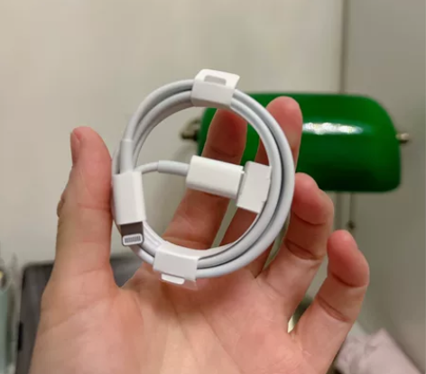 iphone原装数据线、原装盒子、取卡针一...