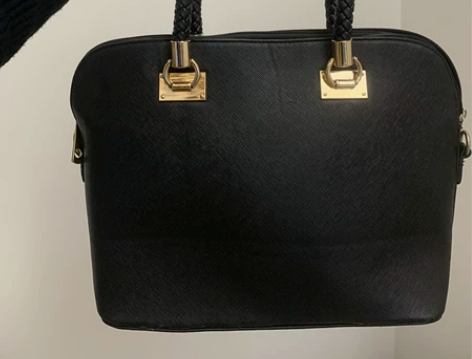 黑色大容量手提包 配一条肩带 容量很大尺寸...