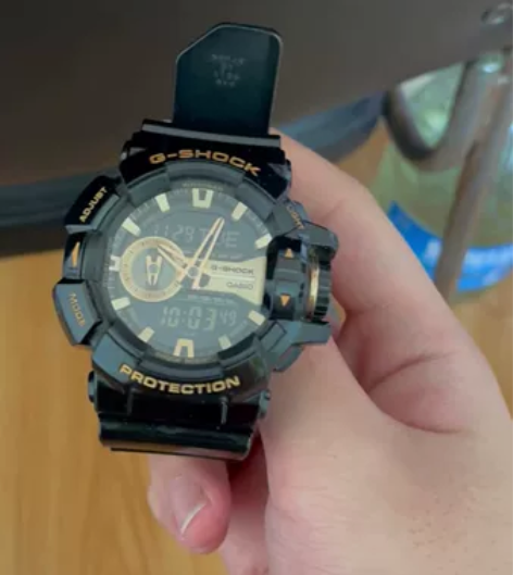 正品卡西欧手表，黑金经典款，成色很好，喜欢...
