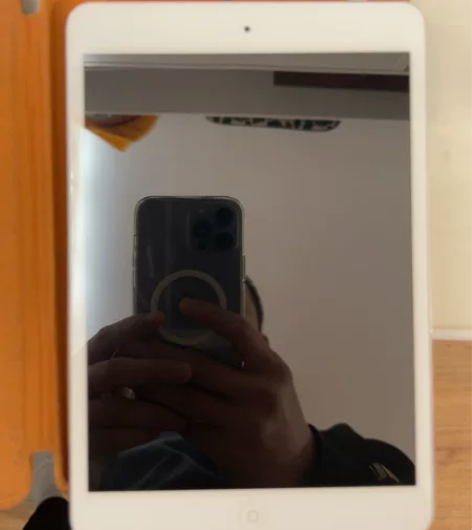 出售古董级的ipad mini 16G 银...