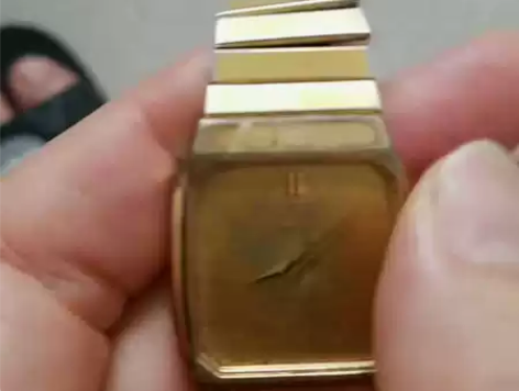 日本制造的精工表,石英,表面玻璃镜缺失,弃...