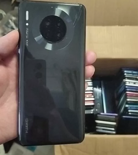 华为mate30 5g 8+128手机屏幕...
