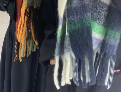 ACne带标海马毛围巾，颜色可选 全部实拍...