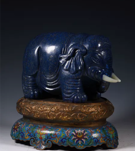 清代，青金石太平有象摆件 规格：长26cm...