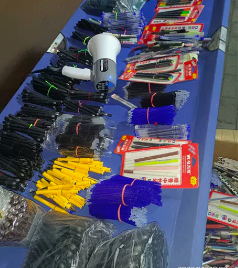 10元20支中性笔 15元40支  也可以...