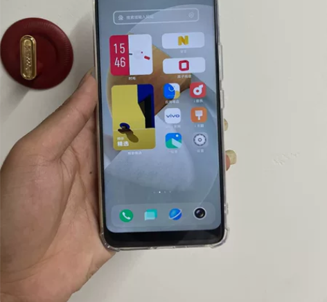 出一台vivoS7 5G版  内存8256...