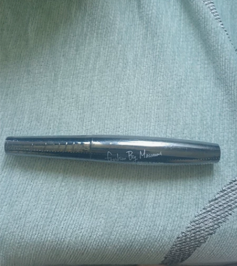 韩国正品睫毛膏1支全新 感兴趣的话点“我想...