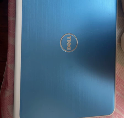 Dell戴尔笔记本,大学期间使用,时间挺长...