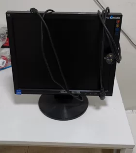 华硕显示器,很老,带一根VGA数据线,一根...