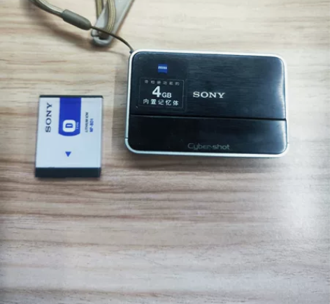 索尼 DSC-T2数码相机，功能完好，带一...