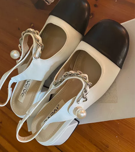 全新玛丽珍凉鞋 网红同款 便宜出 感兴趣的...