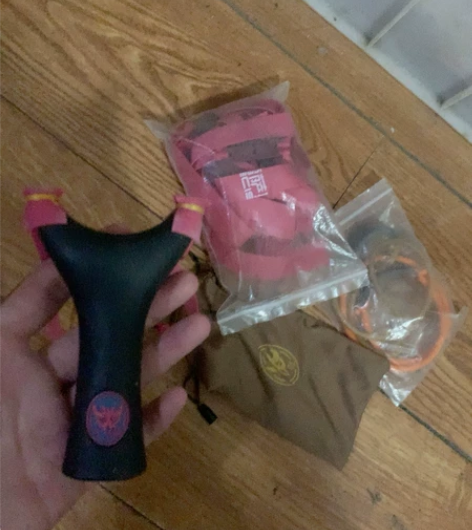 水虎弓，弹弓，50元，图中全送。大约有十几...