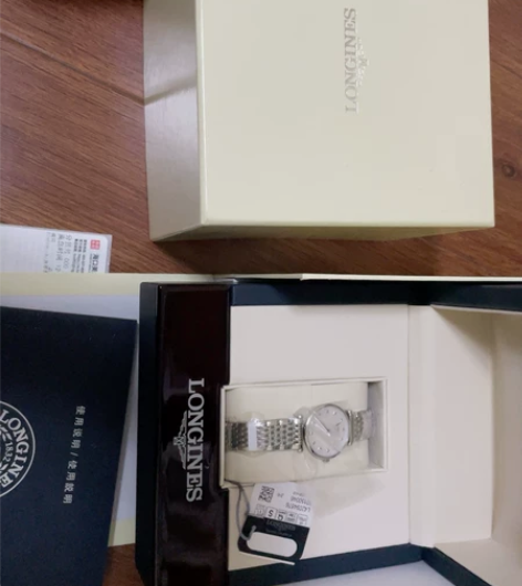 全新浪琴嘉岚系列手表，全新未拆封 感兴趣的...