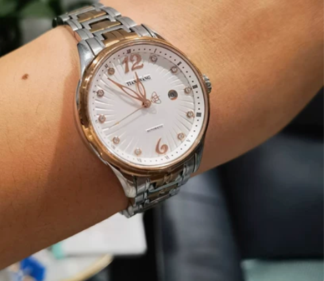 天王机械女士手表，购于专柜，表盘清爽，钢带...