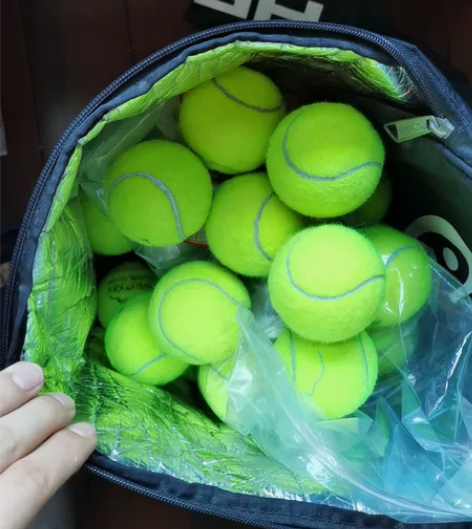 二手网球有很多,主要是史莱辛格,极个别天龙...