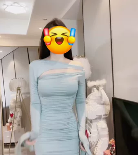 包臀裙 显身材 拍视频 穿出去都不错 感兴...