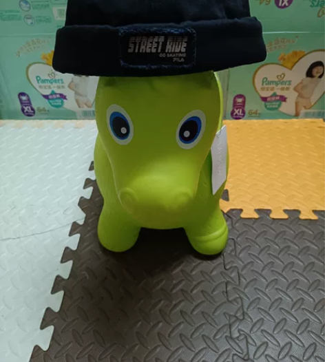 斐乐专柜正品保证全新瓜皮帽 感兴趣的话点“...