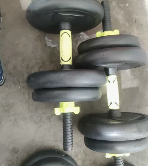 哑铃闲置出售 两个 30公斤  单个15公...