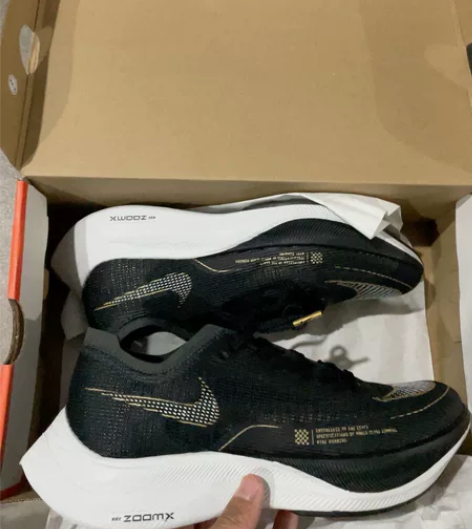 Nike ZoomX Vaporfly N...