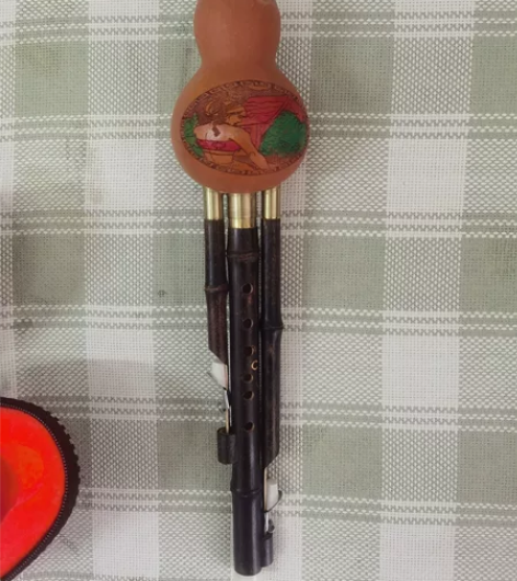 葫芦丝 几乎全新不清楚牌子，不懂乐理，可以...