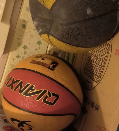 二手篮球，10快一个 感兴趣的话点“我想要...