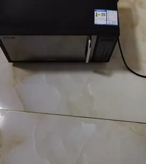 格兰仕光波炉，去年买的，当时我爸图新鲜让我...