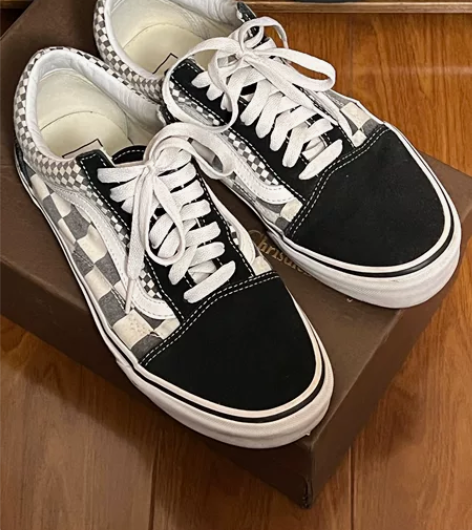 Vans棋盘格板鞋 39码 购于商场 正品...