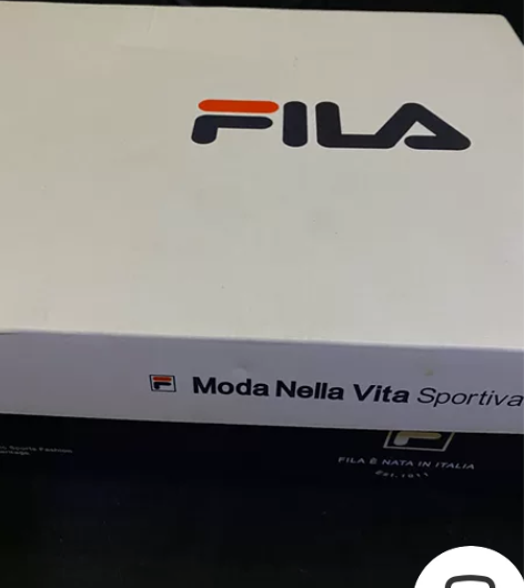 全新斐乐42码，买小了点，42码穿着有点紧...