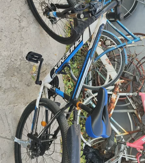 转让自骑凤凰指拨24变速自行车一辆,型号2...