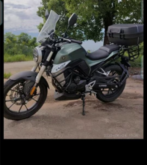 东方国四v9复古摩托车街车，力帆200cc...