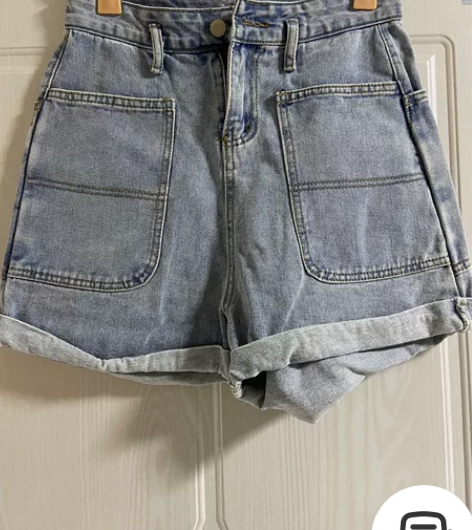 高腰牛仔短裤 大口袋短裤 感兴趣的话点“我...