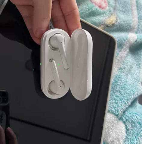 荣耀fly pods3  去年买的  因为...