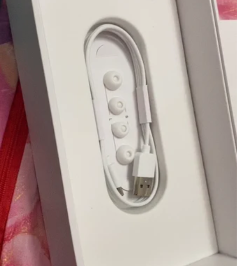 妖舞精灵耳机白色99新 朋友送的就带了一次...