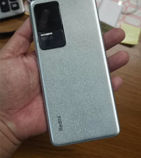 出售几乎新的小米红米k50 12+256银...