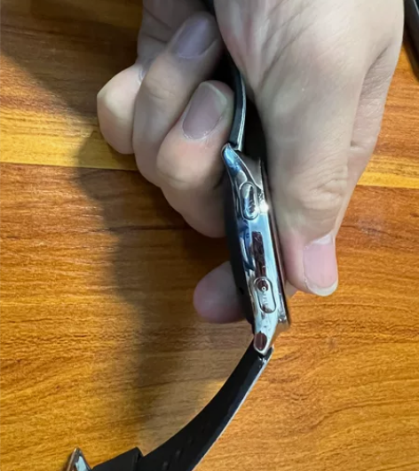 一加wach 前几个月闲鱼买的，很新，表面...