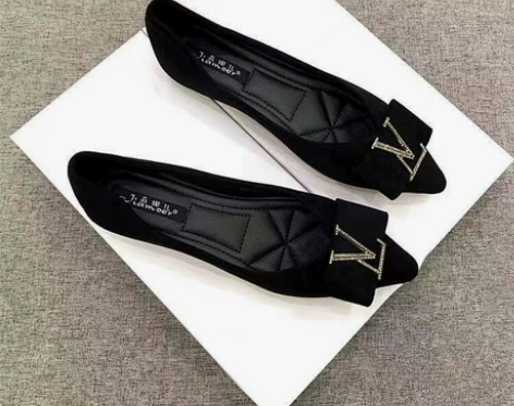 全新 【低价清仓】22.5元包邮！平跟单鞋...