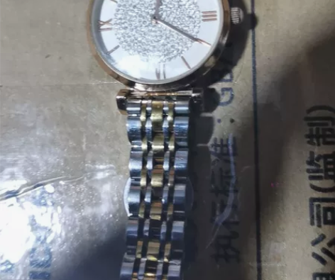 阿玛尼手表，没按电池198包邮 感兴趣的话...