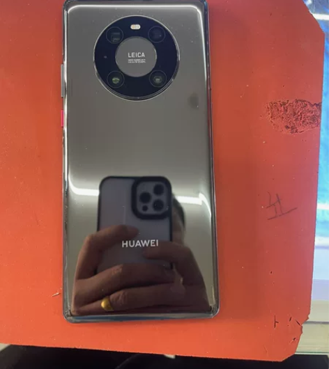 华为Mate40pro 8+256边框有磨损