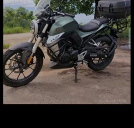 东方国四v9复古摩托车街车，力帆200cc...