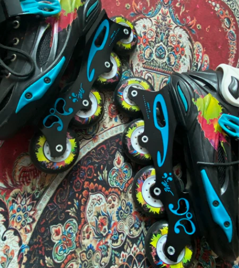 闲置轮滑鞋低价出售，因落灰很久所以想出掉，...