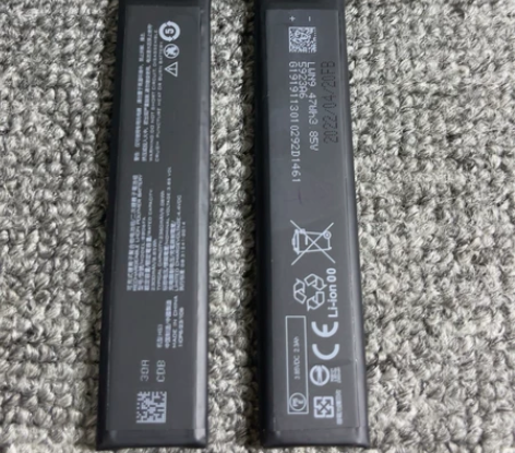 黑鲨三代手机电池 后接排原电芯，耐用  拍...