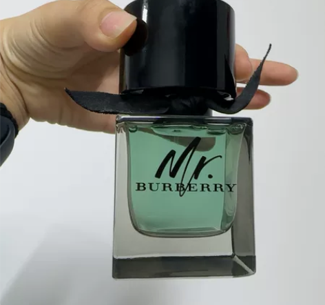 几乎全新Burberry男士香水edt有盒...