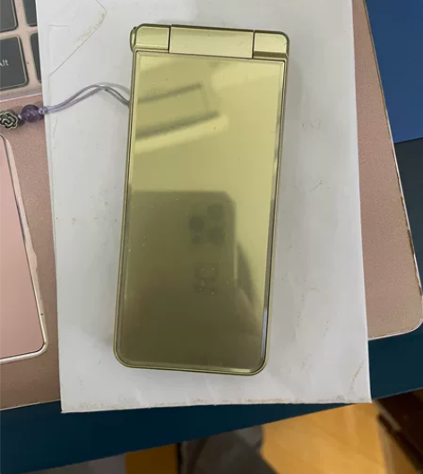 夏普601SH 翻盖 金色 95新 原装 ...