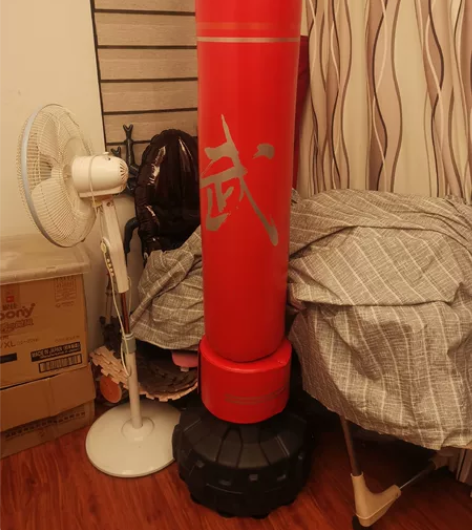 拳击沙袋转卖！小孩子住校了没时间练！东西很...